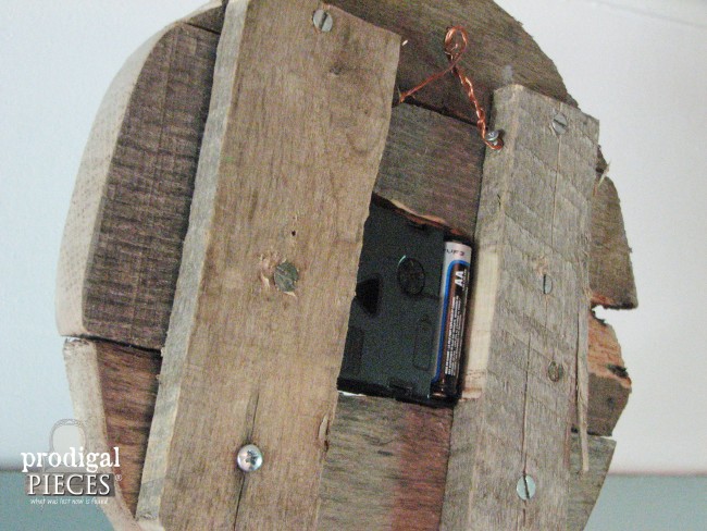 DIY Rustic Barn Wood Pallet Decor by Prodigal Pieces www.prodigalpieces.com #prodigalpieces