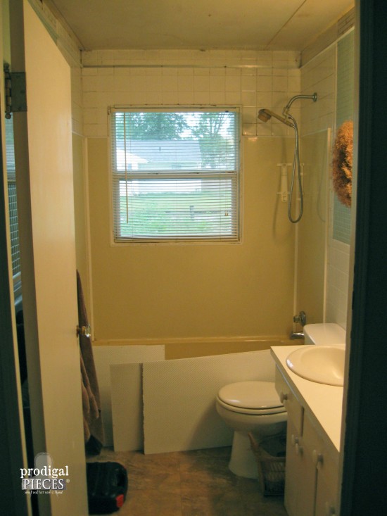 DIY Farmhouse Style Bathroom Remodel by Prodigal Pieces www.prodigalpieces.com #prodigalpieces 