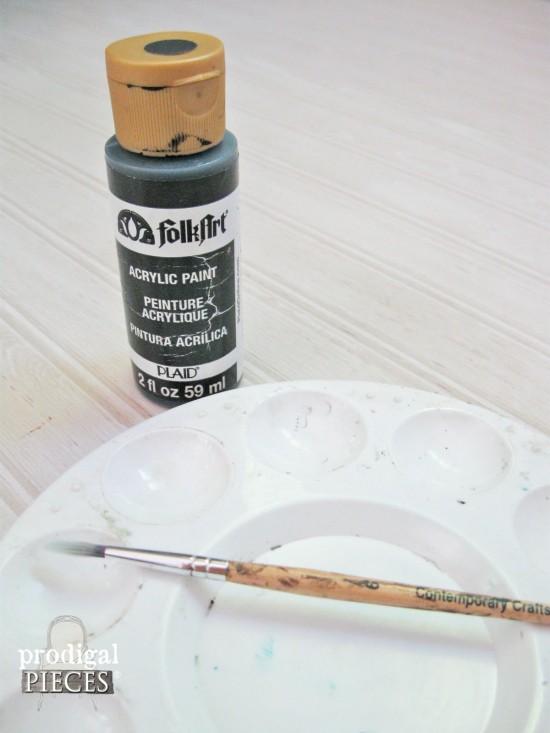 DIY: Repurposed & Painted Sign Tutorial by Prodigal Pieces www.prodigalpieces.com #prodigalpieces