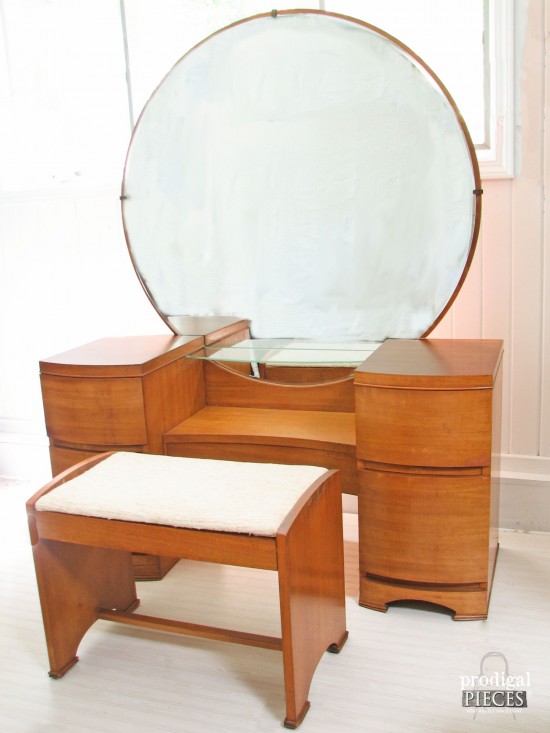 Vanity Makeovers 16 Diffe Sets, 1920 Vanity With Round Mirror