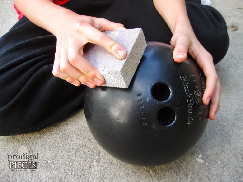 DIY Bowling Ball Repurposed into Pumpkin by Prodigal Pieces http://www.prodigalpieces.com