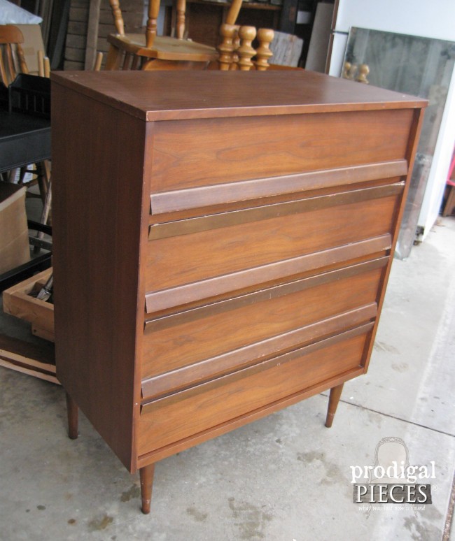Vintage Mid Century Modern Chest Before by Prodigal Pieces | prodigalpieces.com #prodigalpieces