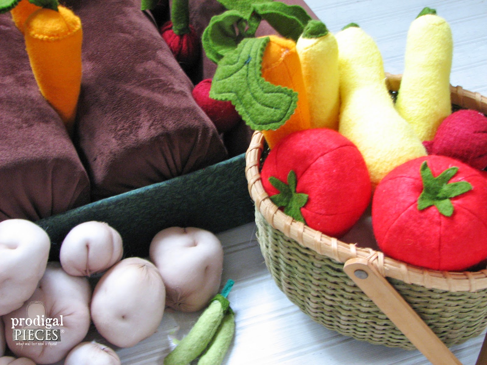 Handmade Felt Garden Vegetables & Fruits Pretend Play Set by Prodigal Pieces | prodigalpieces.com #prodigalpieces