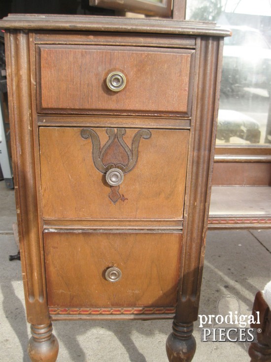 An Antique Vanity Transformation by Prodigal Pieces www.prodigalpieces.com #prodigalpieces