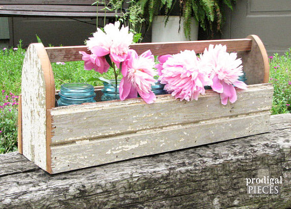Build a reclaimed wood tote using cast off chippy siding, baby crib parts, and barn wood by Prodigal Pieces www.prodigalpieces.com #prodigalpieces
