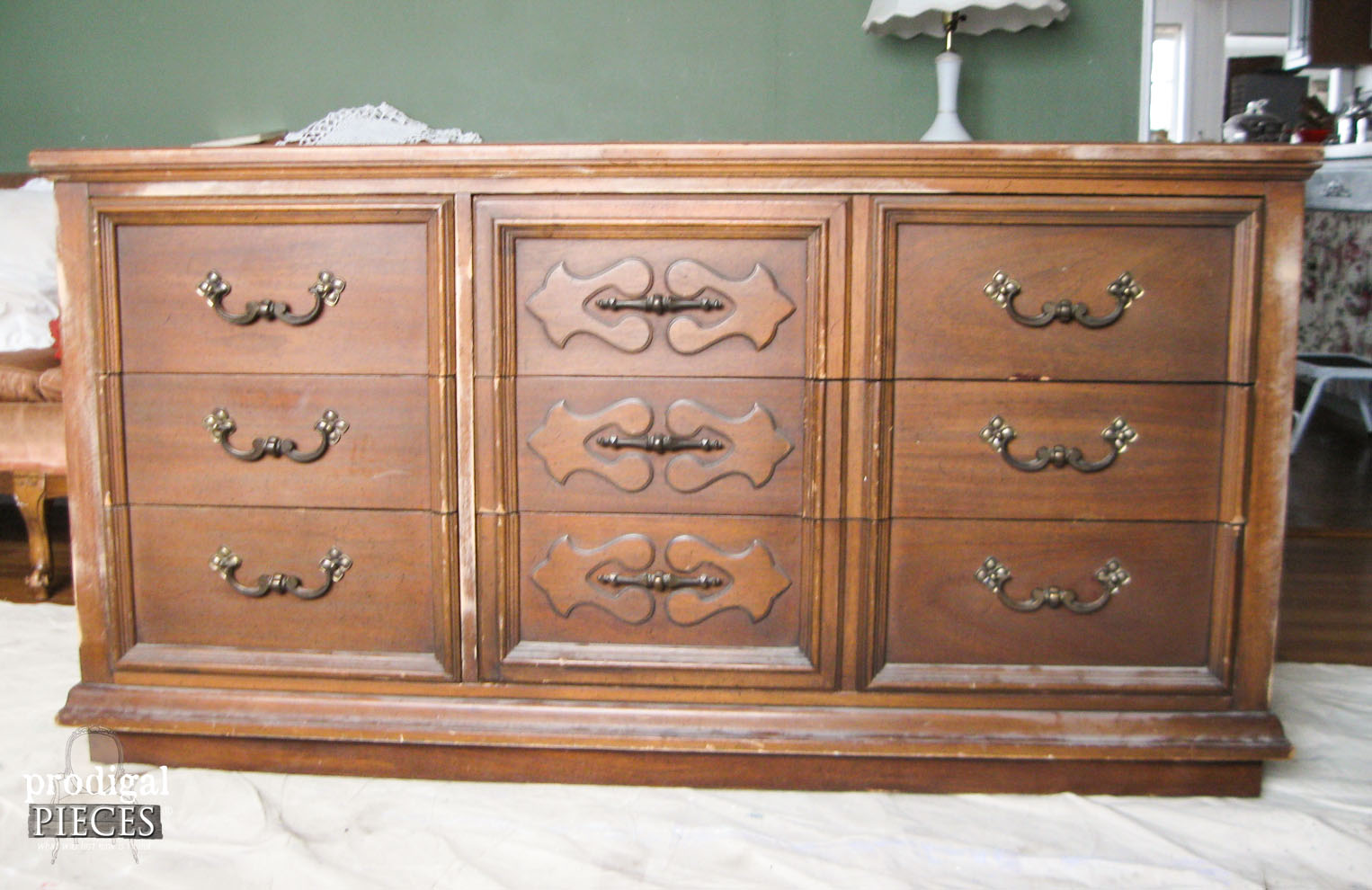 Updating and Outdated Dresser | Prodigal Pieces | www.prodigalpieces.com